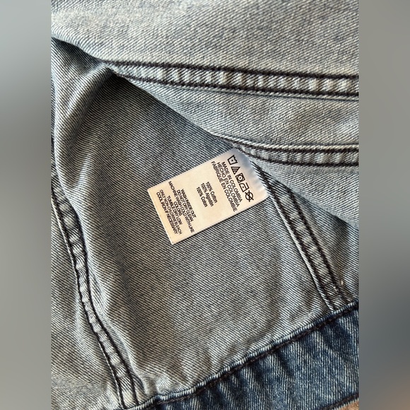 Micheal Micheal Kors 💯% cotton women’s jean jacket - Picture 4 of 8